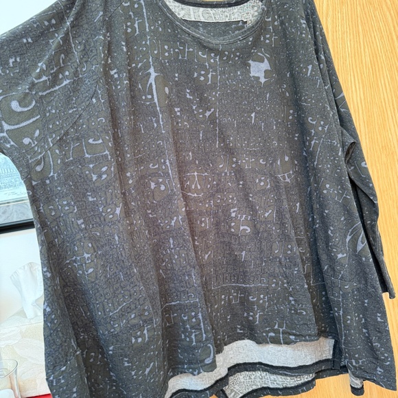 Rundholz Tunic! Medium but Roomy but tailored too! Patterned, Comfy, - Picture 3 of 5